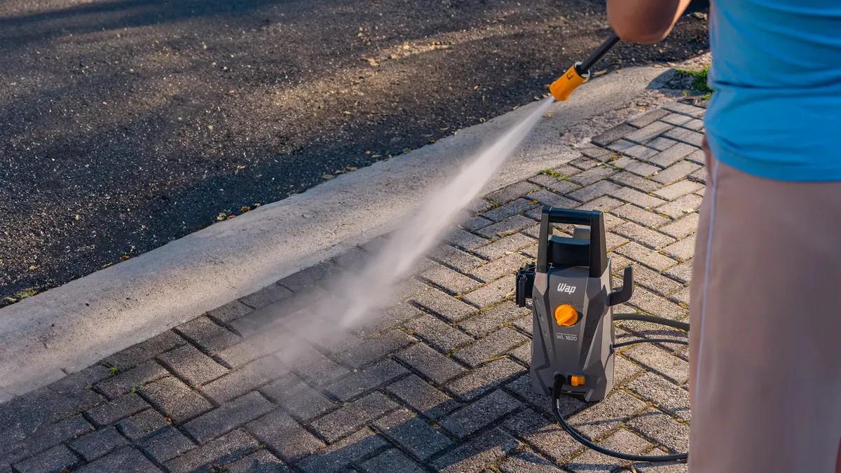 Lavadora de Alta Pressão WAP WL 1820 1400W com Stop Total, Jato Leque e Concentrado