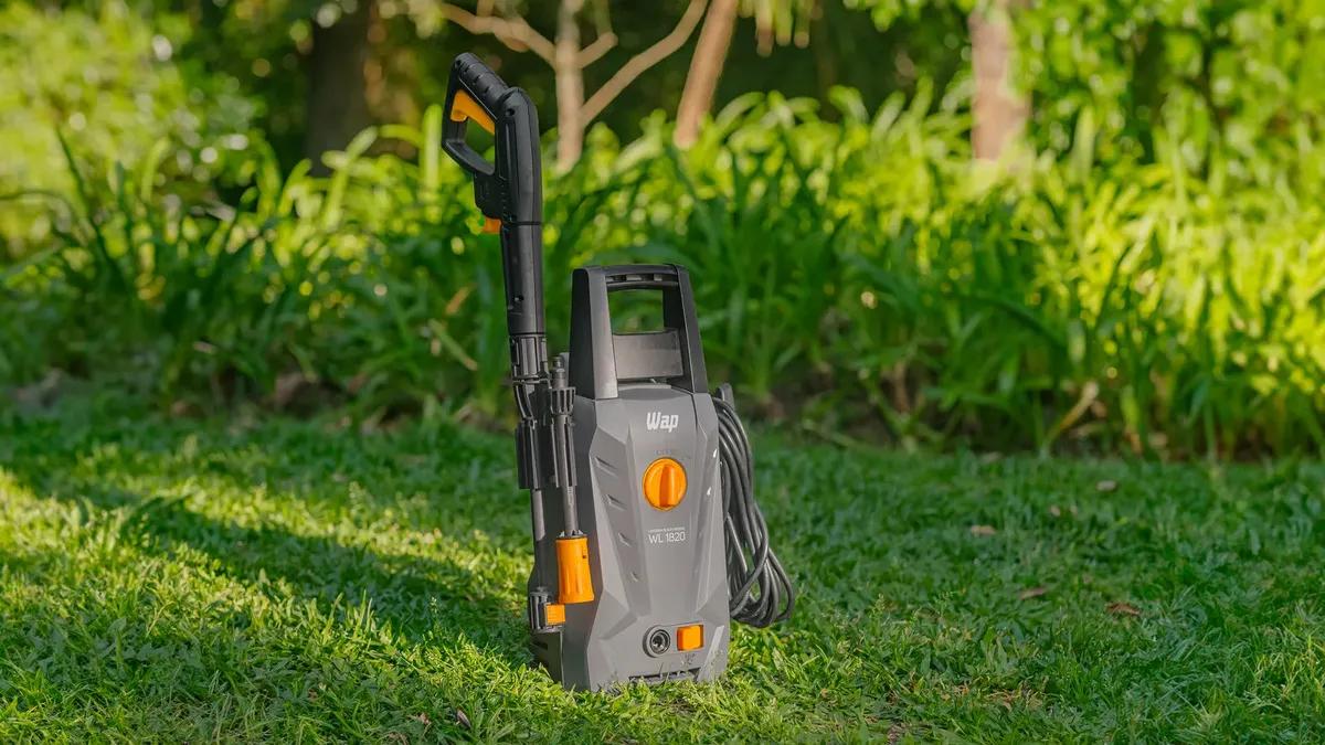 Lavadora de Alta Pressão WAP WL 1820 1400W com Stop Total, Jato Leque e Concentrado
