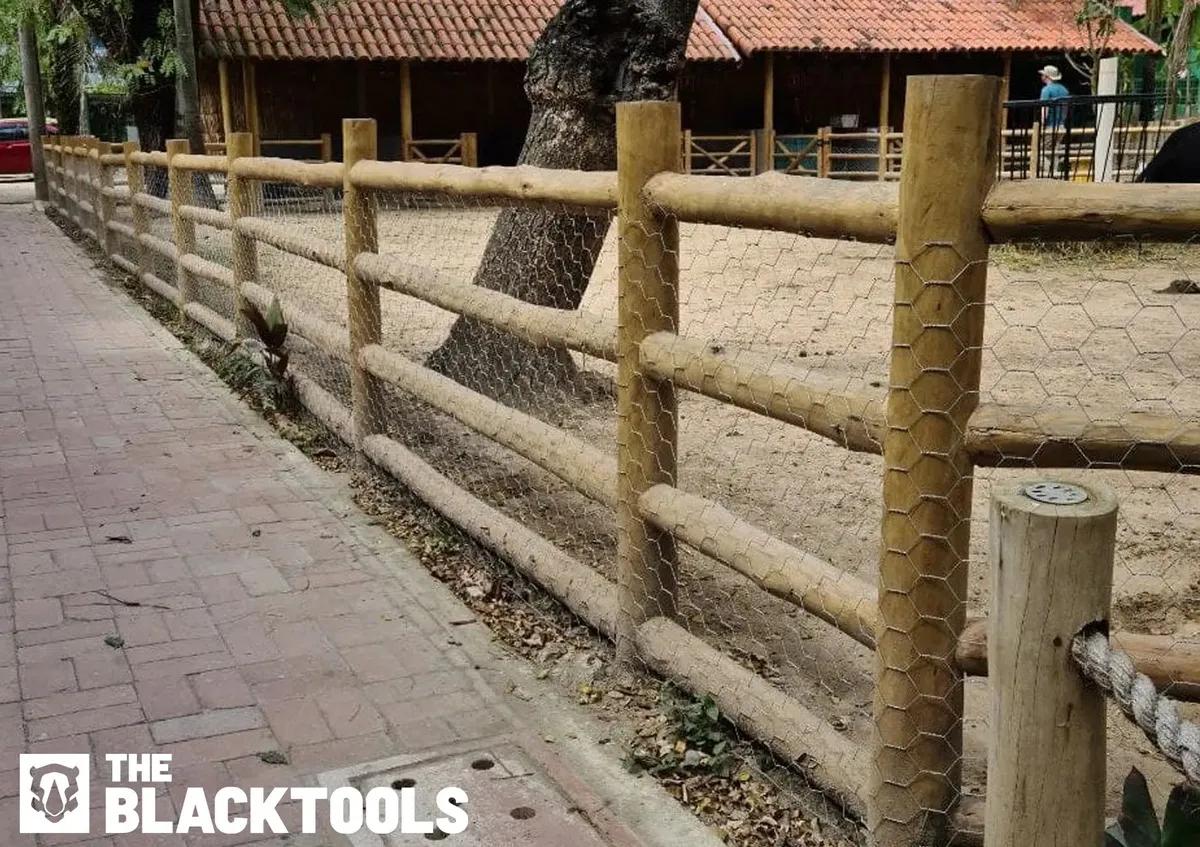 Tela Galinheiro Malha 2 Fio 23 50m X 1,50m Galvanizada horta