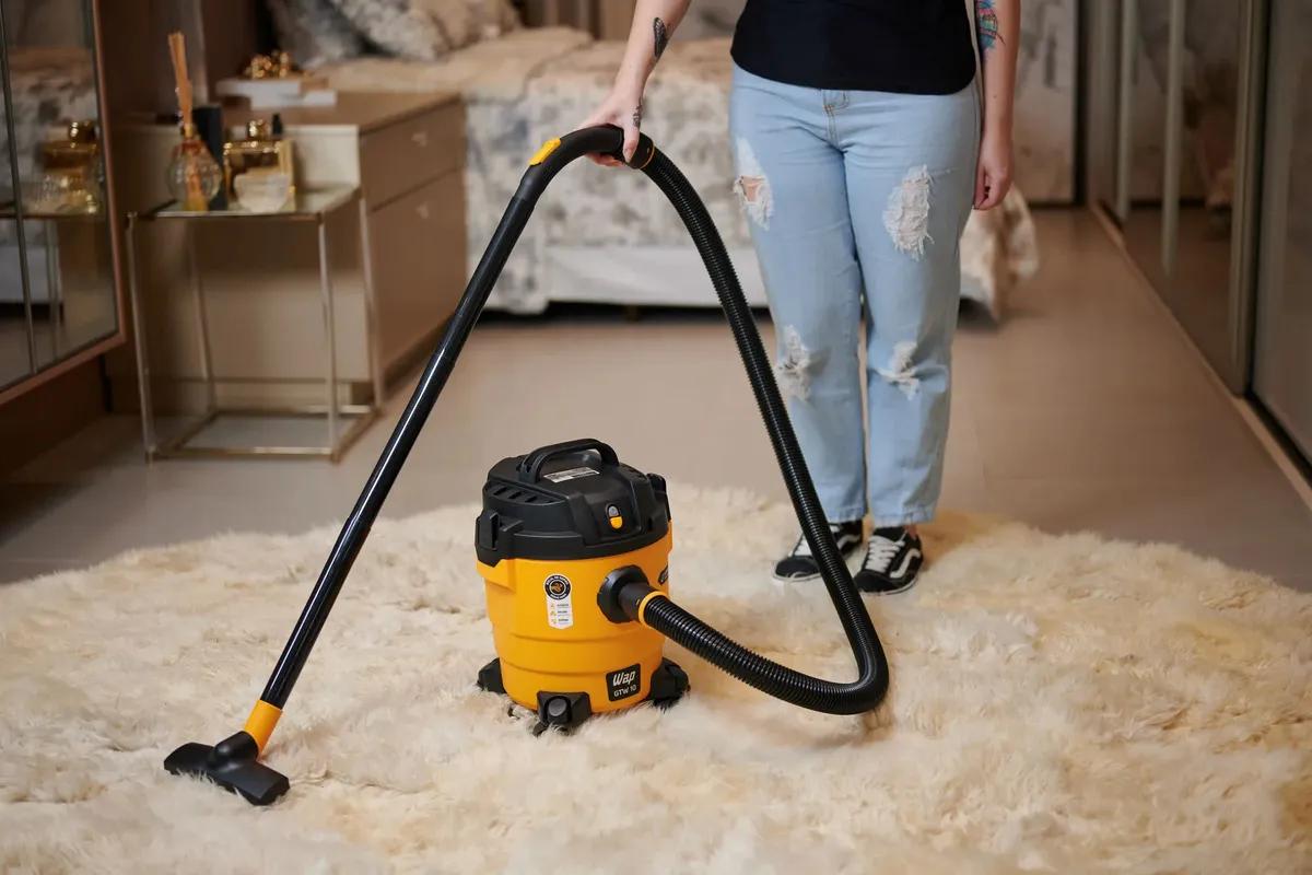 Aspirador de Pó e Água WAP GTW 10 1400W de Potência com Bocal de Sopro